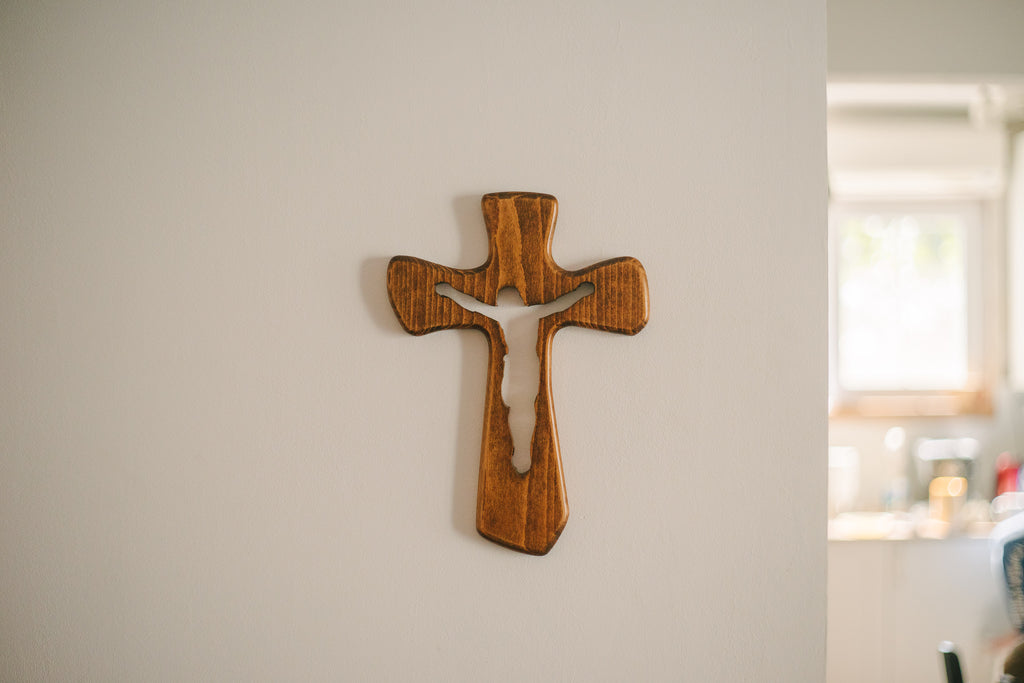 Križ Uskrsloga, drvo