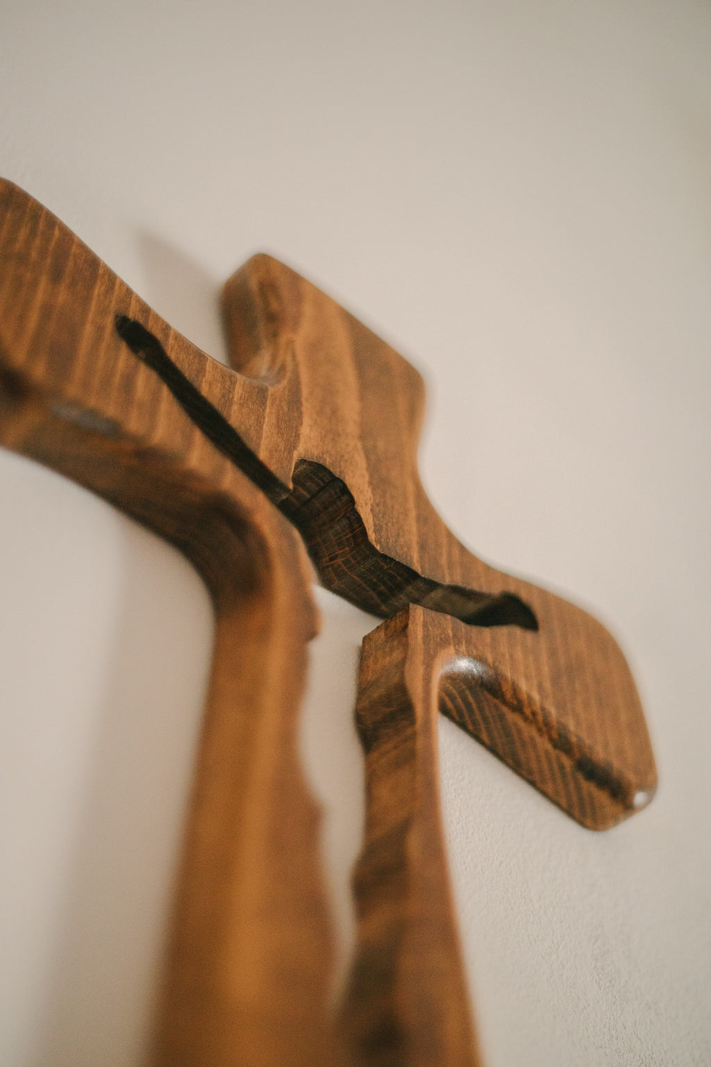 Križ Uskrsloga, drvo