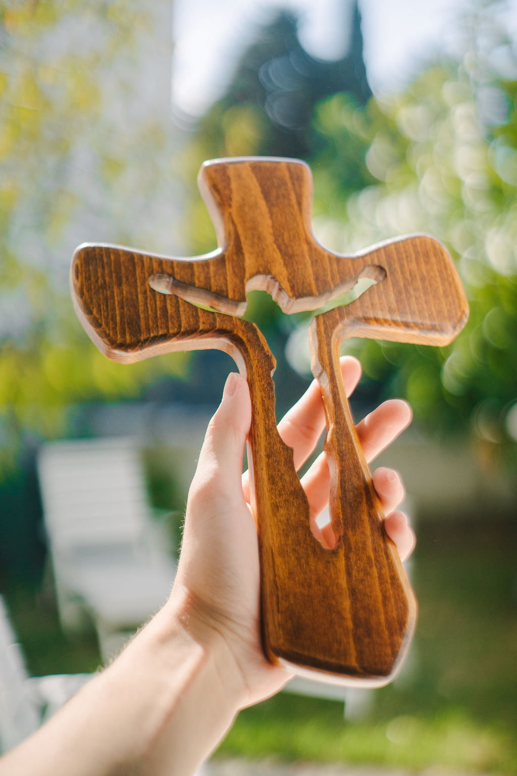 Križ Uskrsloga, drvo