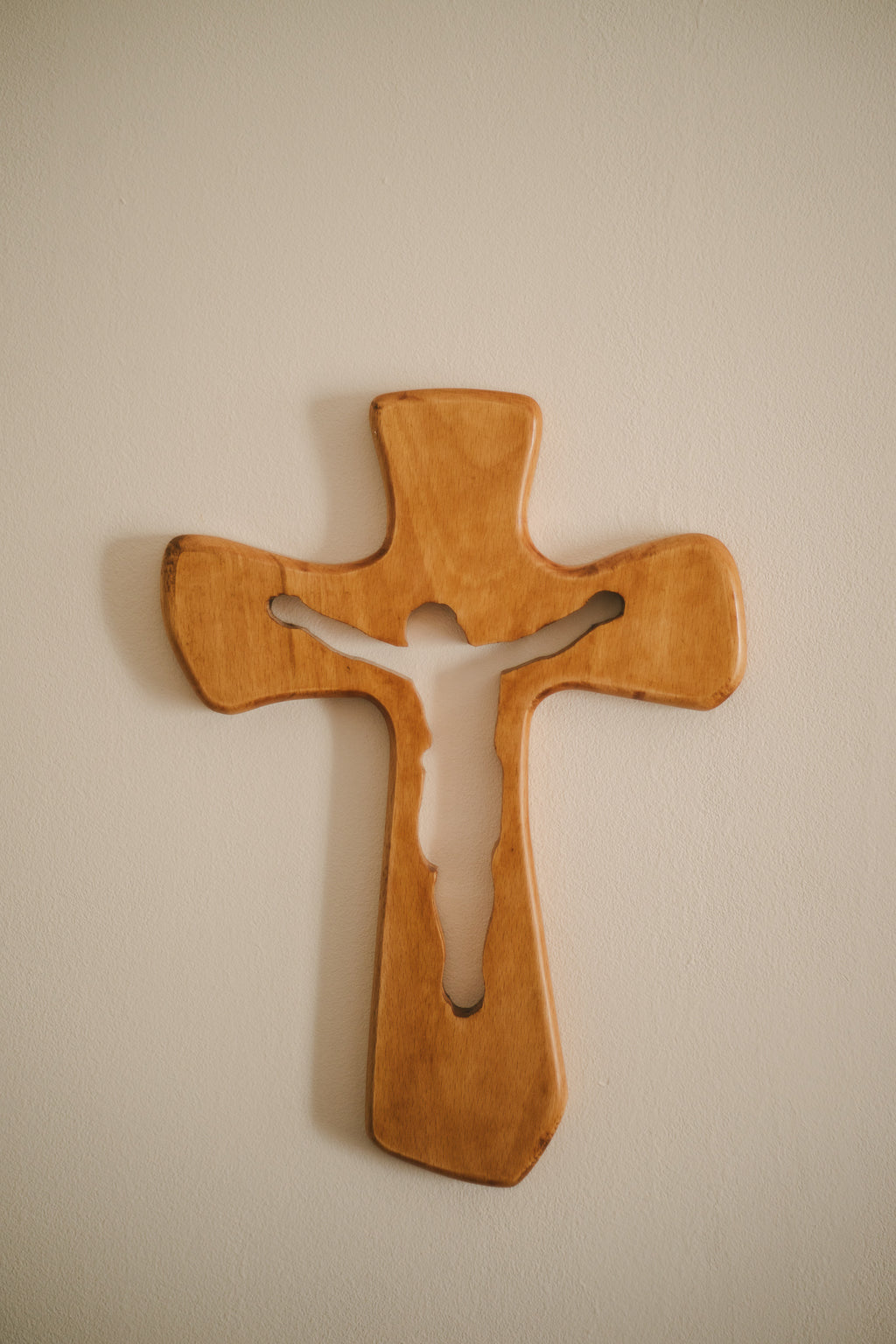 Križ Uskrsloga, drvo