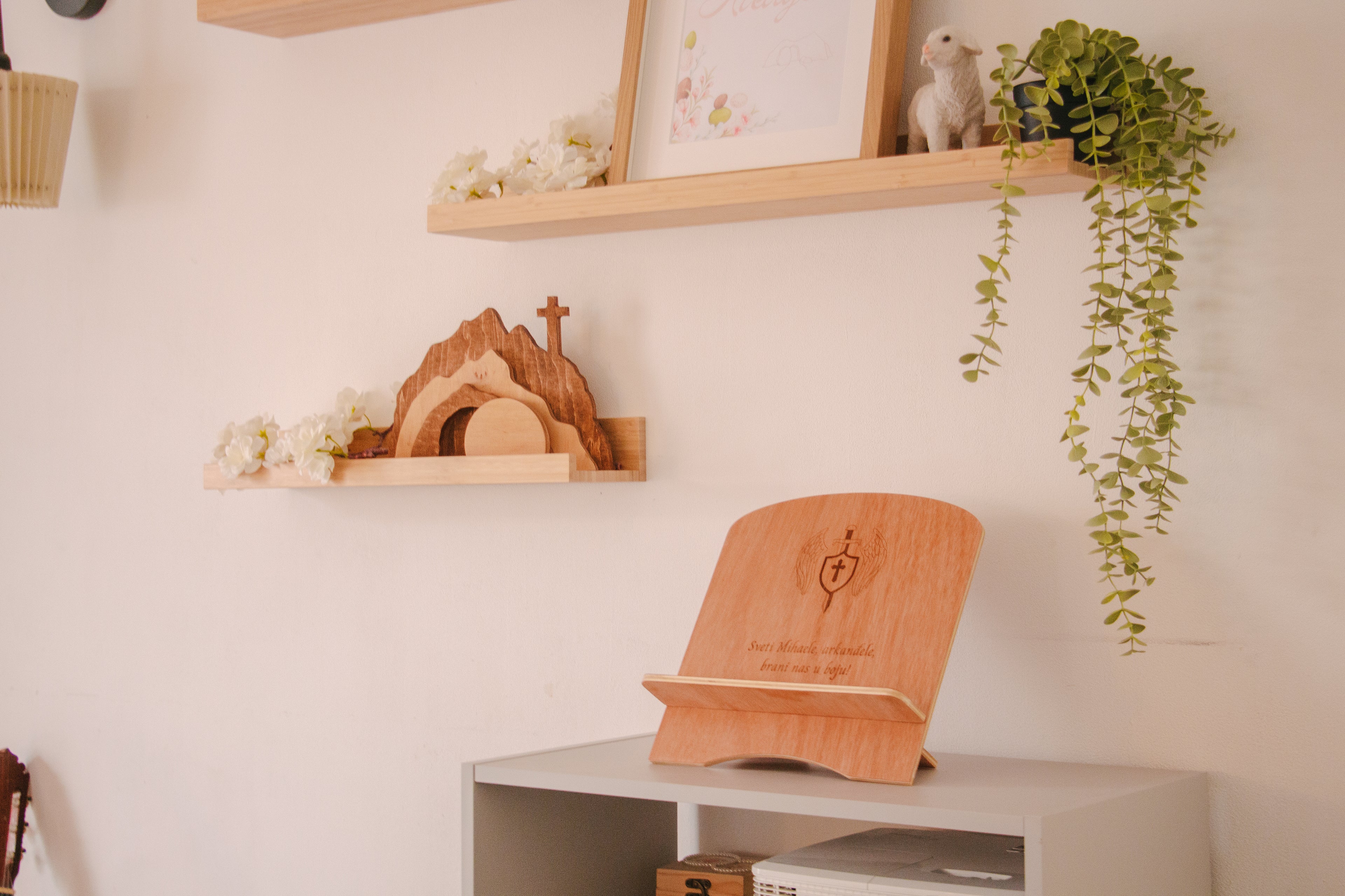 Stalak za Bibliju ili časoslov, mali